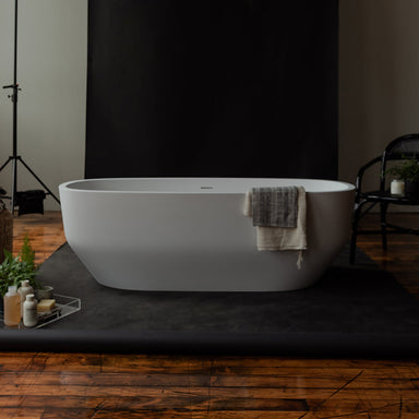 Leven 68" Freestanding Bathtub