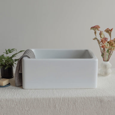 ROYAN 24" Apron Front Single Bowl Kitchen Sink